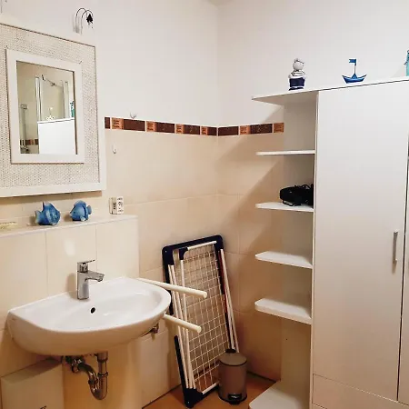 Seefisch, 1 Mit Terrasse * גוהרן