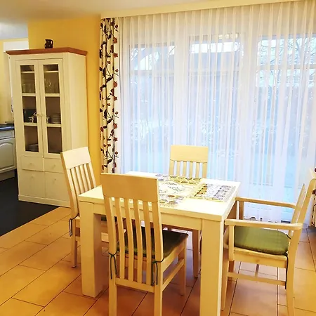 Seefisch, 1 Mit Terrasse Göhren